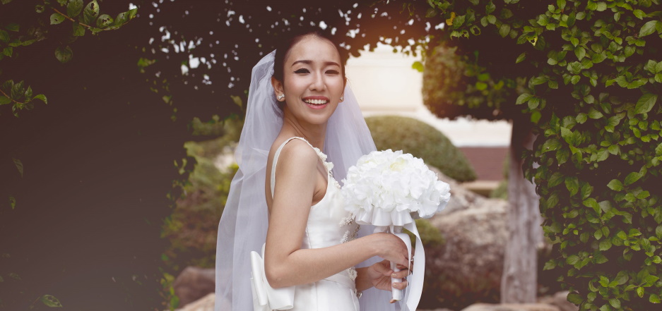 hairstyle-for-your-wedding-gown